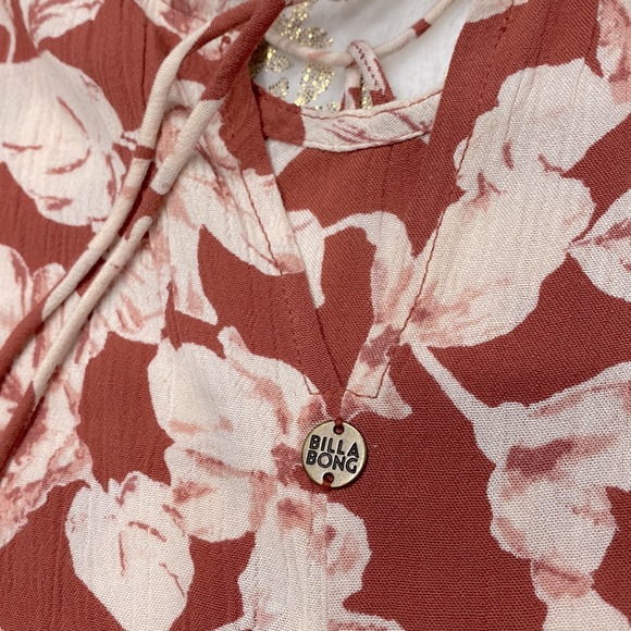 New Billabong Winding Roads Red Floral Print Top Blouse with Elastic Wrists !! - Picture 9 of 9